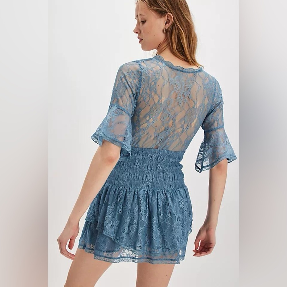 NWOT Free People Lala Lace Sheer Reversible V-Neck Mini Dress in Baby Denim Sz M - Picture 5 of 12